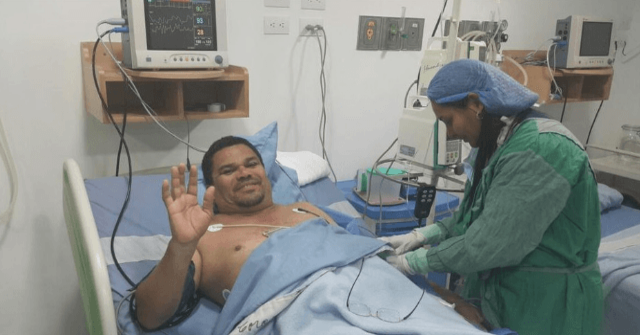 Er Conde en el quirófano con la sonrisa que lo caracteriza Er Conde en el quirófano con la sonrisa que lo caracteriza